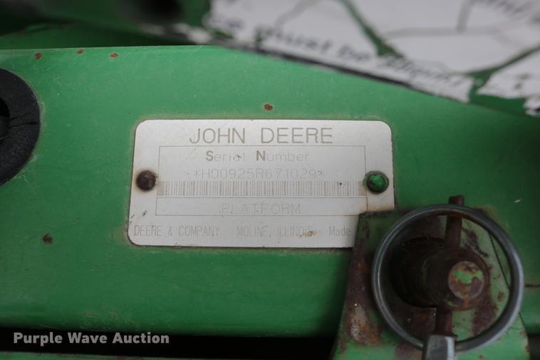 image for item DC3700 1997 John Deere 925R rigid head