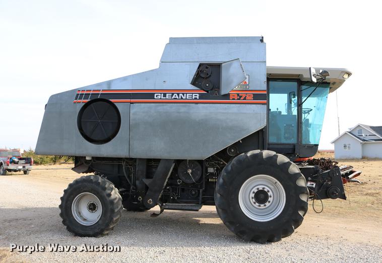 image for item DC3708 1996 Gleaner R72 combine