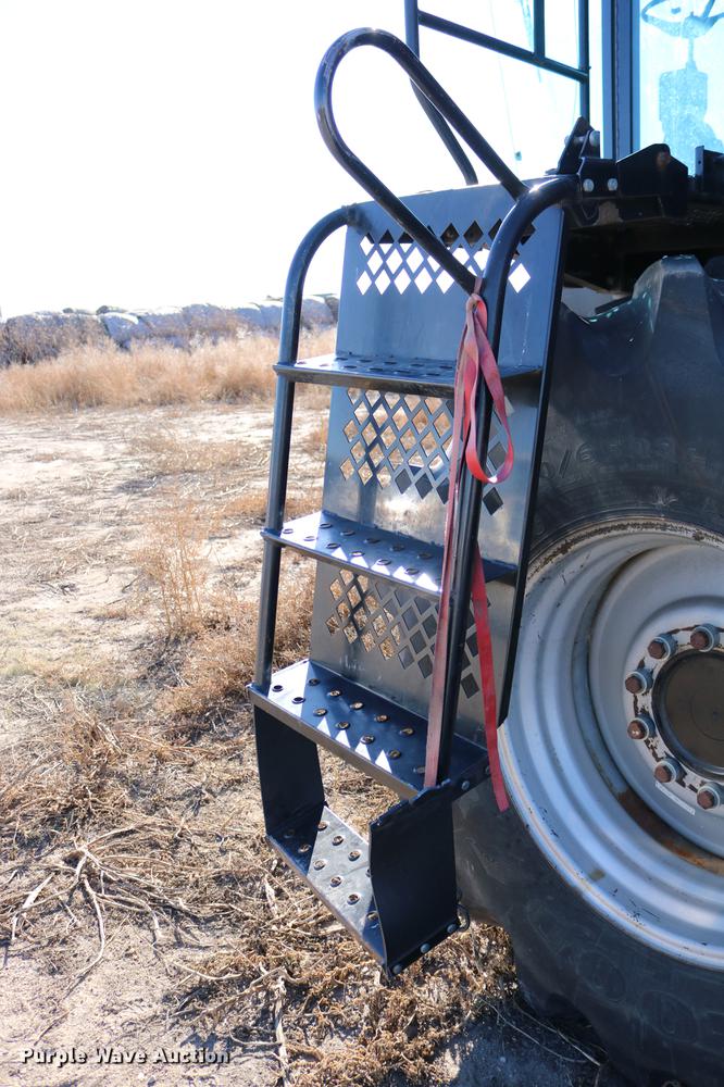 image for item DC3708 1996 Gleaner R72 combine