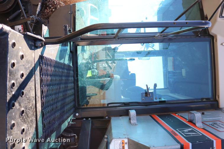 image for item DC3708 1996 Gleaner R72 combine