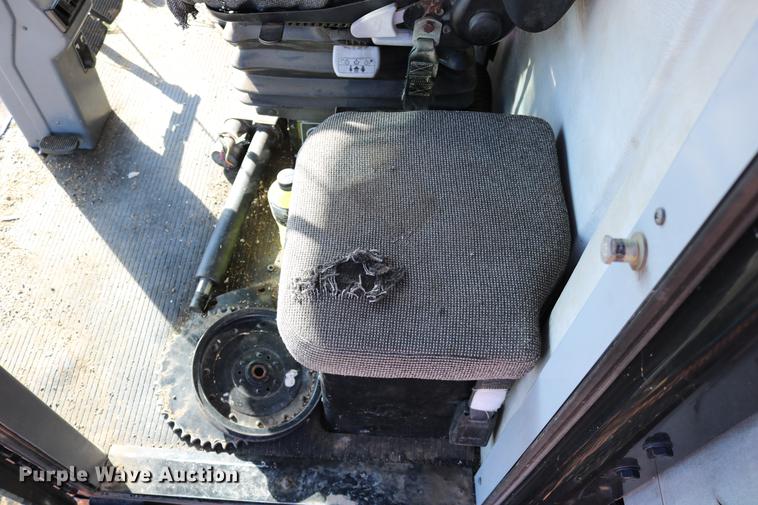 image for item DC3708 1996 Gleaner R72 combine