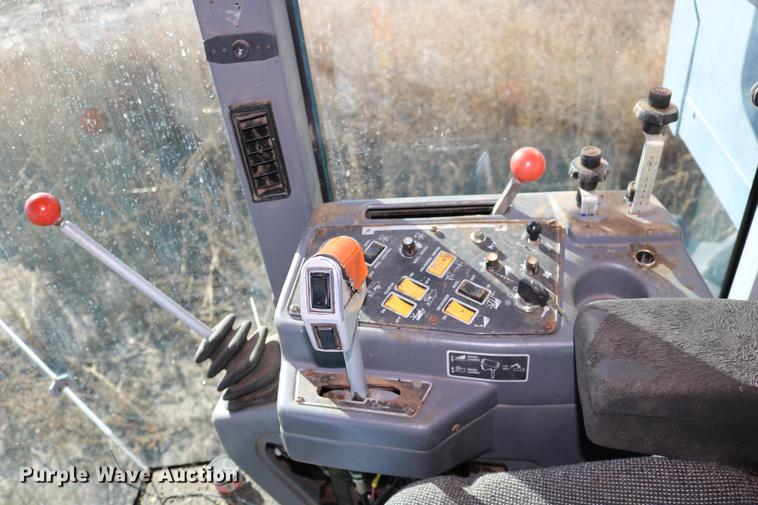 image for item DC3708 1996 Gleaner R72 combine