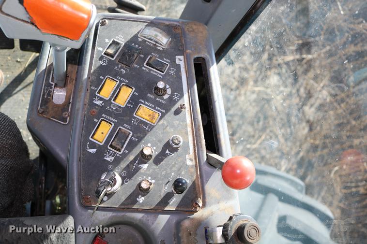 image for item DC3708 1996 Gleaner R72 combine