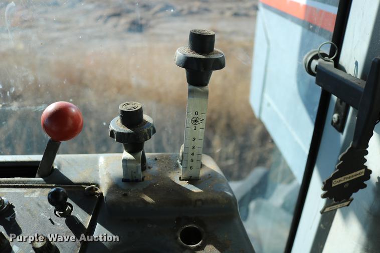 image for item DC3708 1996 Gleaner R72 combine