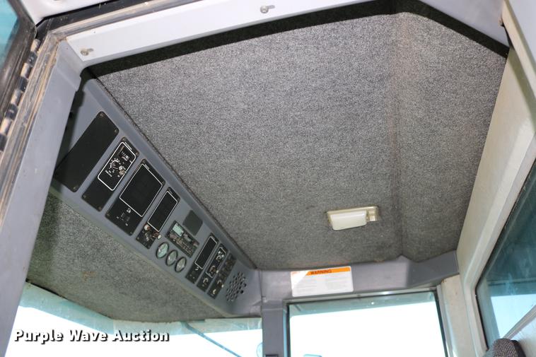 image for item DC3708 1996 Gleaner R72 combine