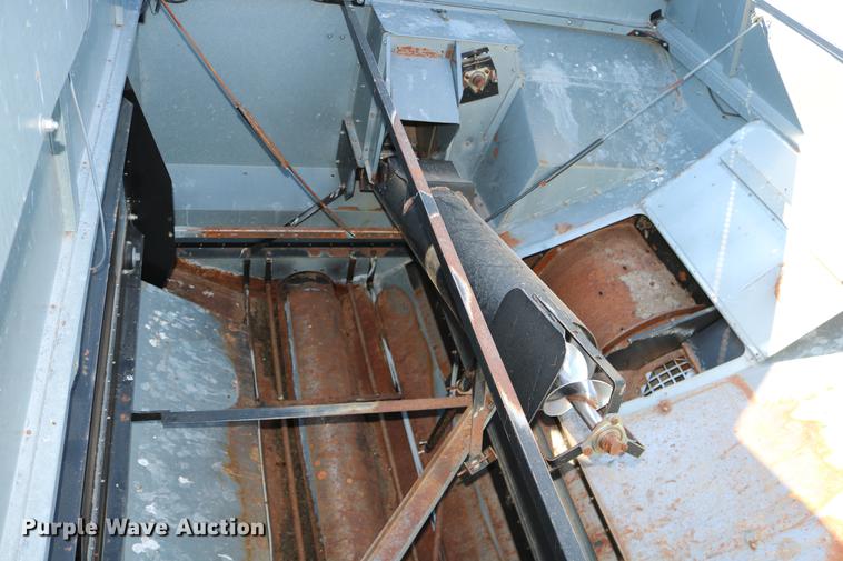 image for item DC3708 1996 Gleaner R72 combine