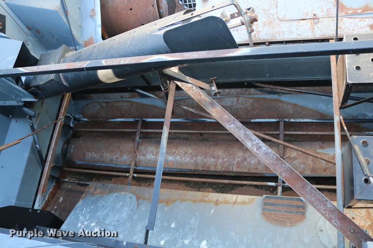 image for item DC3708 1996 Gleaner R72 combine