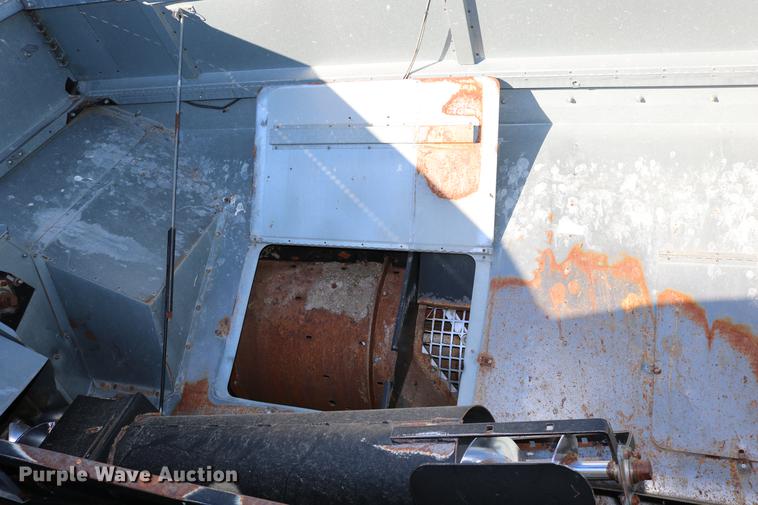 image for item DC3708 1996 Gleaner R72 combine