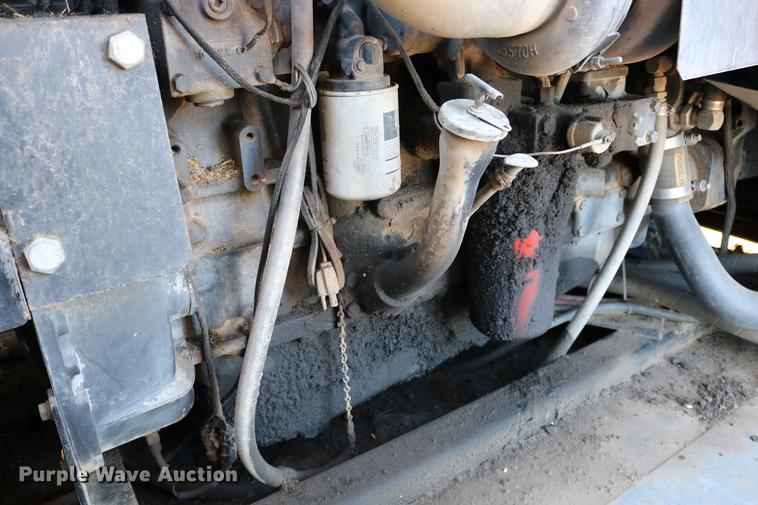 image for item DC3708 1996 Gleaner R72 combine