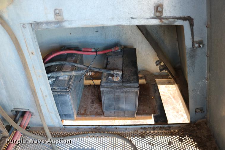 image for item DC3708 1996 Gleaner R72 combine