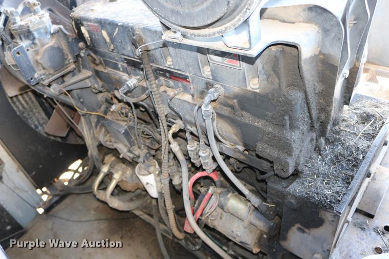 image for item DC3708 1996 Gleaner R72 combine