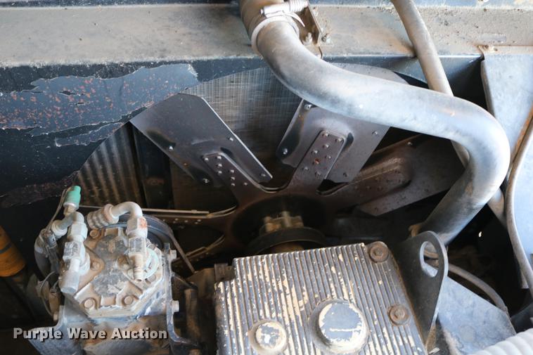 image for item DC3708 1996 Gleaner R72 combine