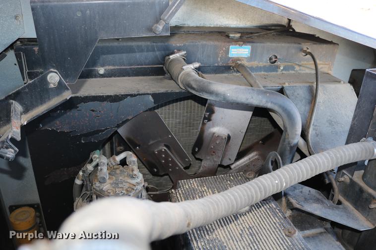 image for item DC3708 1996 Gleaner R72 combine