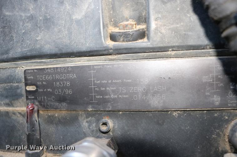 image for item DC3708 1996 Gleaner R72 combine