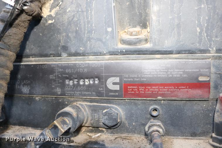 image for item DC3708 1996 Gleaner R72 combine