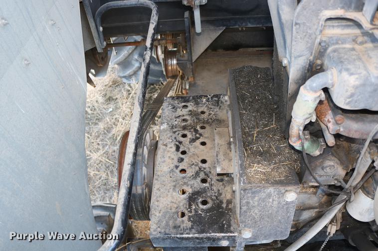 image for item DC3708 1996 Gleaner R72 combine