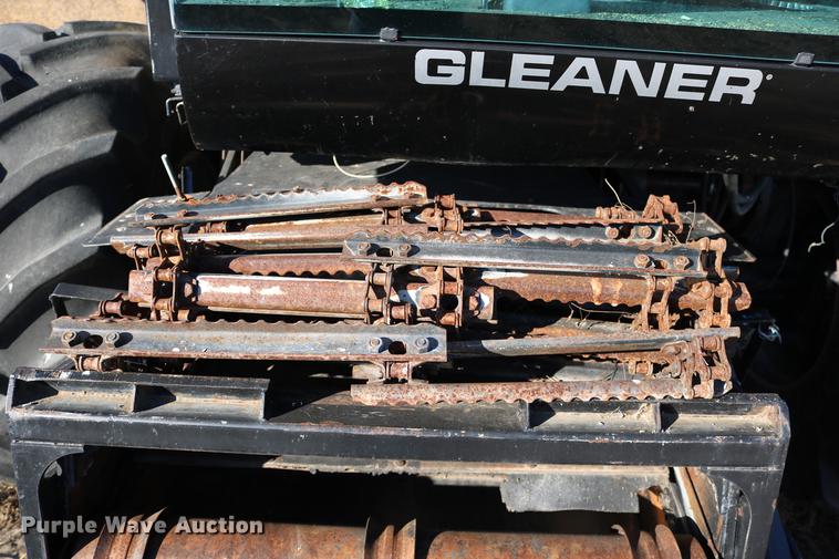 image for item DC3708 1996 Gleaner R72 combine