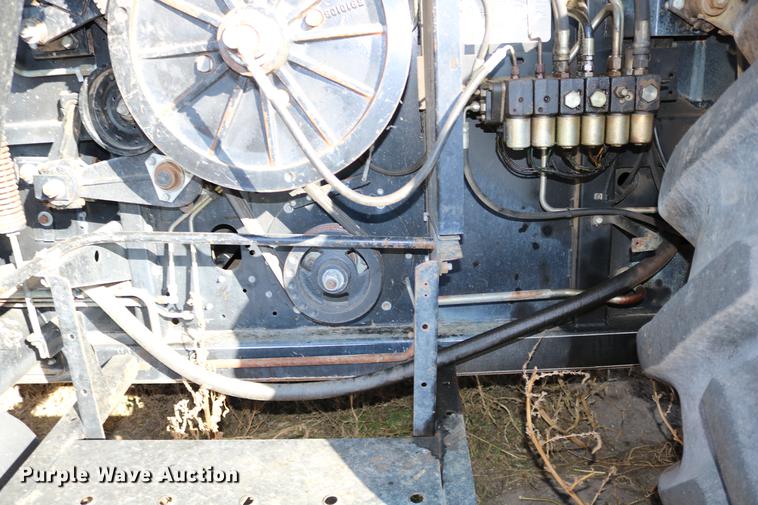 image for item DC3708 1996 Gleaner R72 combine