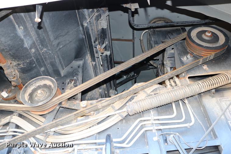 image for item DC3708 1996 Gleaner R72 combine