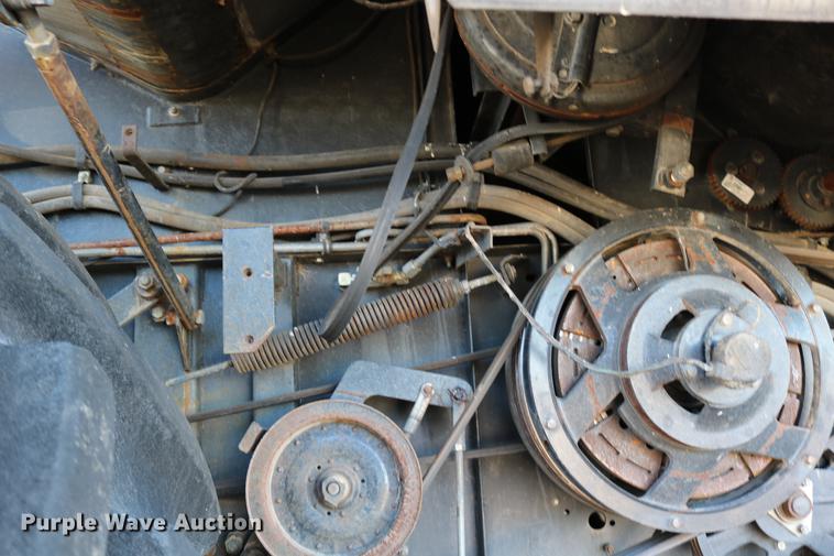 image for item DC3708 1996 Gleaner R72 combine