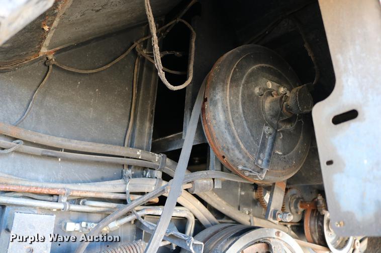 image for item DC3708 1996 Gleaner R72 combine