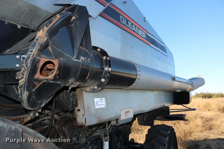 image for item DC3708 1996 Gleaner R72 combine