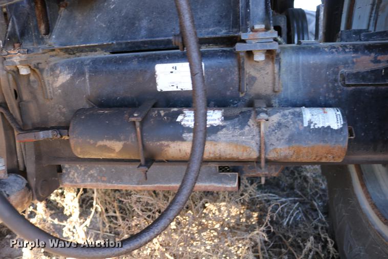 image for item DC3708 1996 Gleaner R72 combine