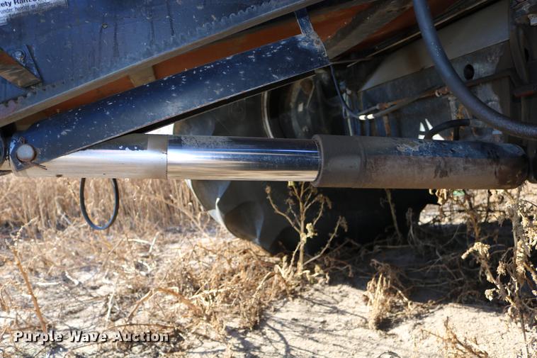 image for item DC3708 1996 Gleaner R72 combine