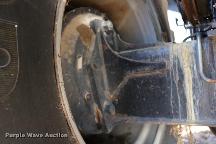 image for item DC3708 1996 Gleaner R72 combine