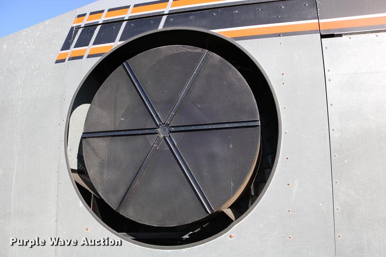 image for item DC3708 1996 Gleaner R72 combine