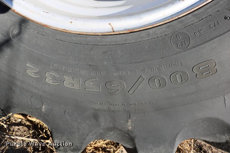 image for item DC3708 1996 Gleaner R72 combine