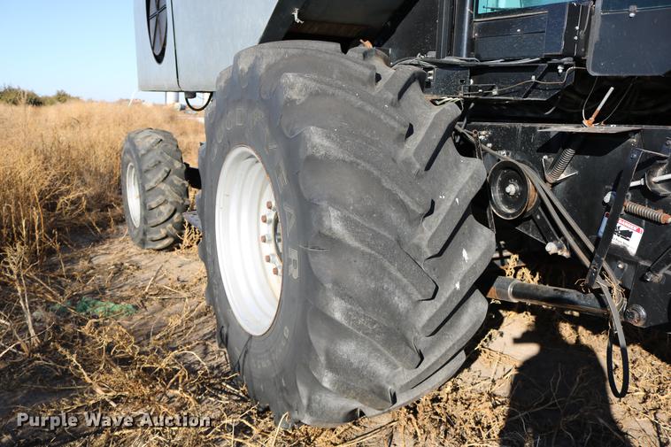 image for item DC3708 1996 Gleaner R72 combine