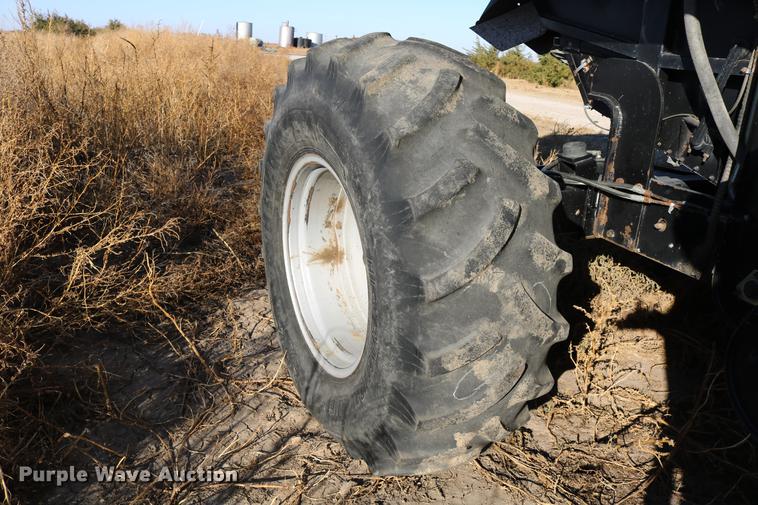 image for item DC3708 1996 Gleaner R72 combine