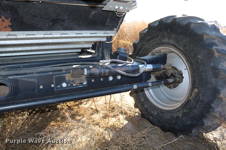 image for item DC3708 1996 Gleaner R72 combine