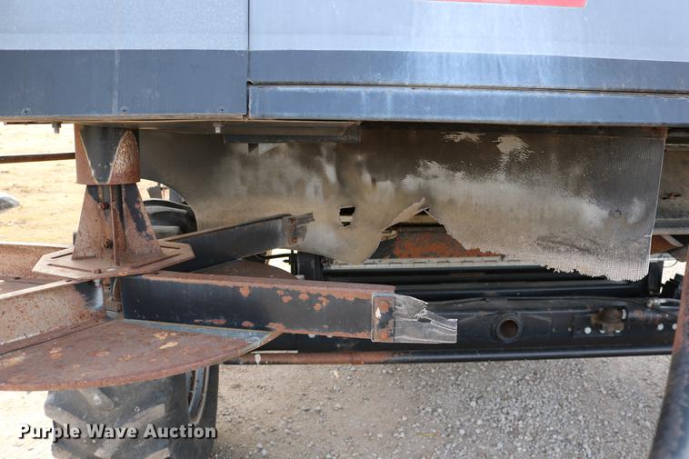 image for item DC3708 1996 Gleaner R72 combine