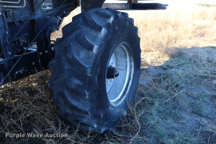 image for item DC3708 1996 Gleaner R72 combine