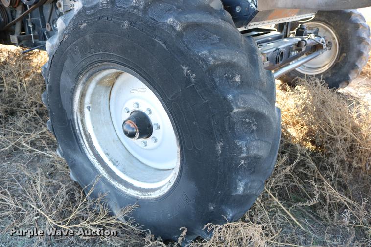 image for item DC3708 1996 Gleaner R72 combine