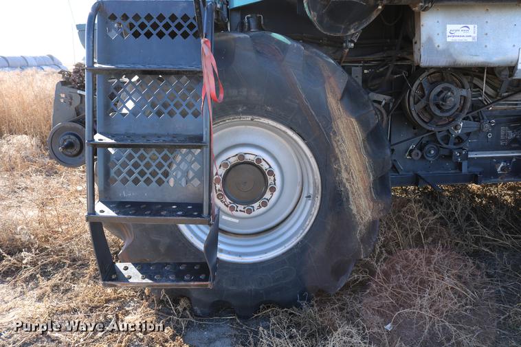 image for item DC3708 1996 Gleaner R72 combine