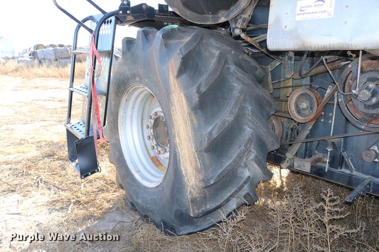 image for item DC3708 1996 Gleaner R72 combine
