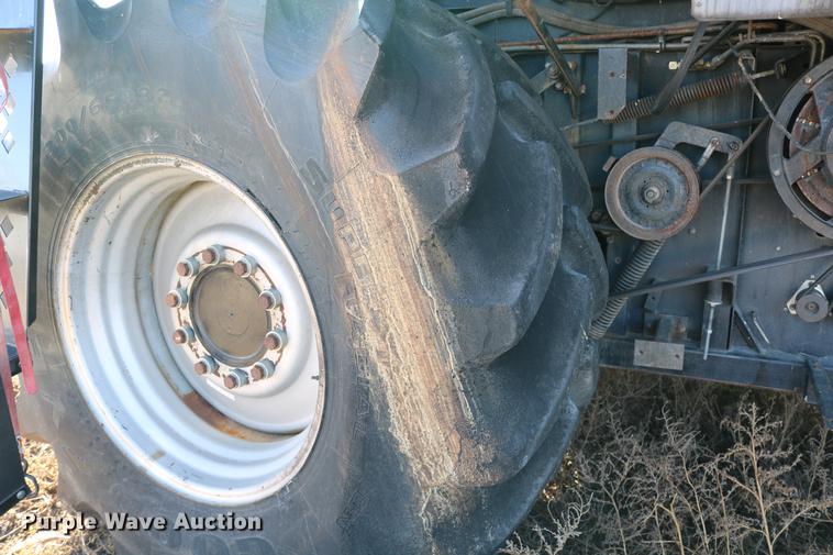 image for item DC3708 1996 Gleaner R72 combine