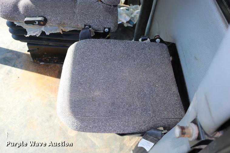 image for item DC3709 Hesston 8450 self-propelled windrower