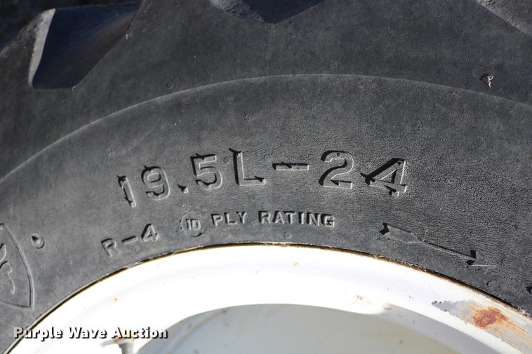 image for item DC3709 Hesston 8450 self-propelled windrower