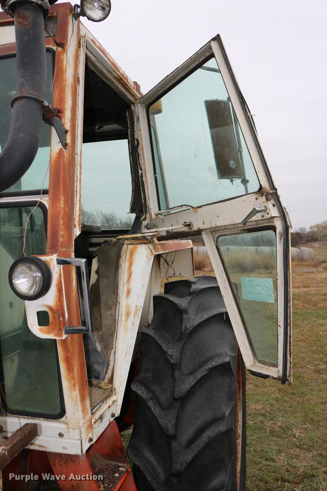 image for item DC3724 1975 Case 1175 tractor