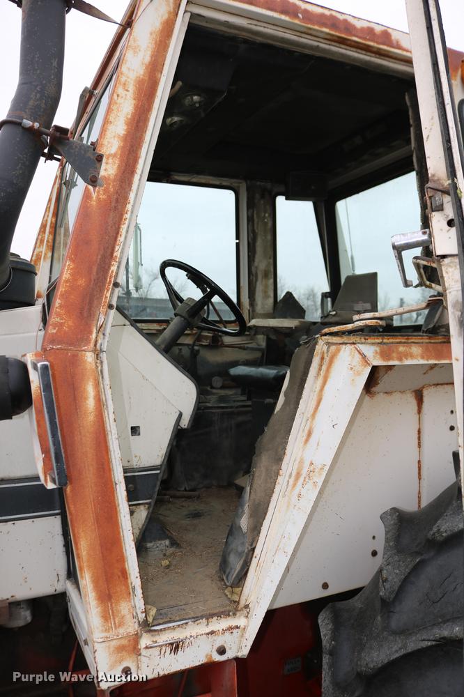image for item DC3724 1975 Case 1175 tractor