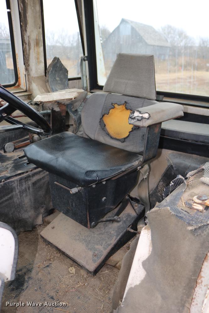 image for item DC3724 1975 Case 1175 tractor