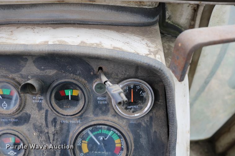 image for item DC3724 1975 Case 1175 tractor