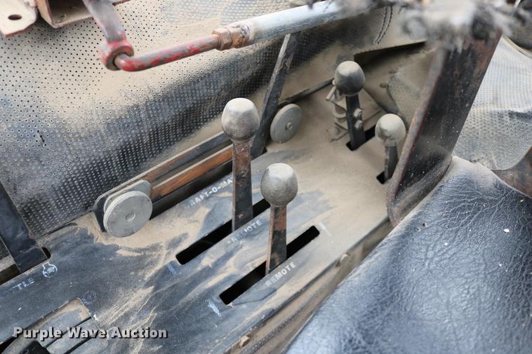 image for item DC3724 1975 Case 1175 tractor