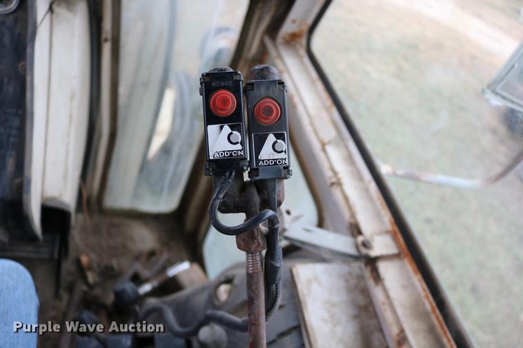 image for item DC3724 1975 Case 1175 tractor