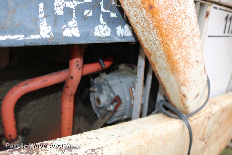 image for item DC3724 1975 Case 1175 tractor