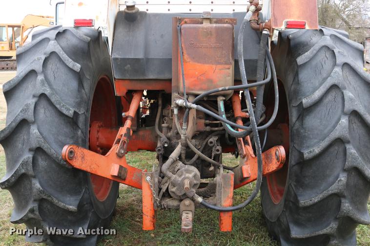 image for item DC3724 1975 Case 1175 tractor